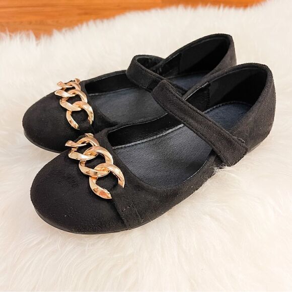 🍋 NWB! Little Girls’ Mary Jane Flats w/Hook & Loop Strap & Gold Chain Detail Si - Picture 3 of 10